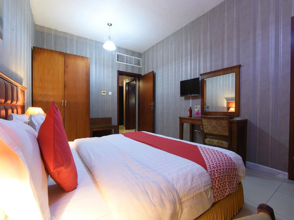 Oyo 274 California Suites 富吉拉 外观 照片