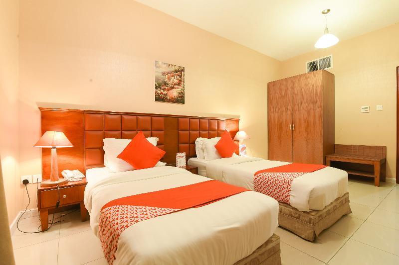 Oyo 274 California Suites 富吉拉 外观 照片