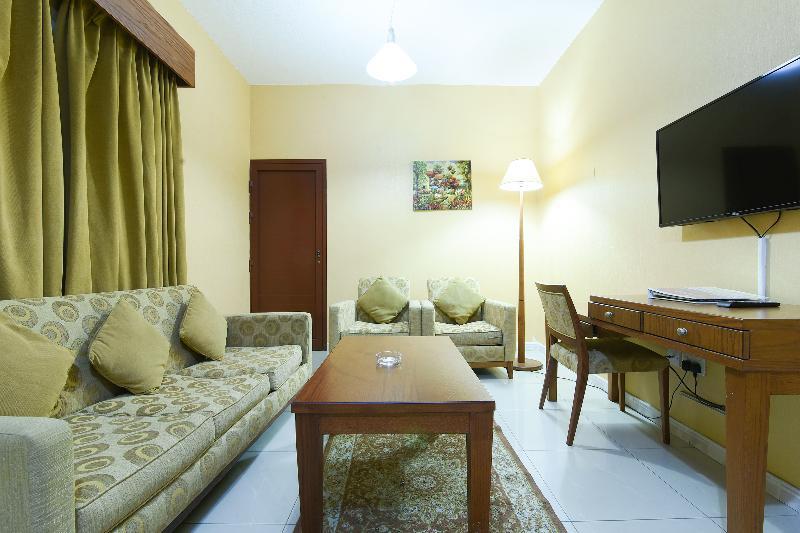 Oyo 274 California Suites 富吉拉 外观 照片